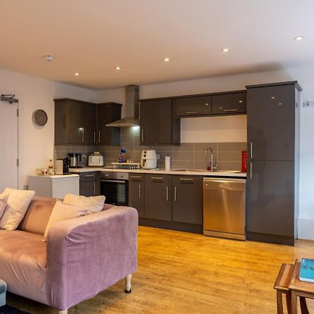 Cute 1 Bed Apartment 2 Mins From The Sea - Sleeps 4, Flat 8 The Gables, Church Street, Lyme Regis Kültér fotó