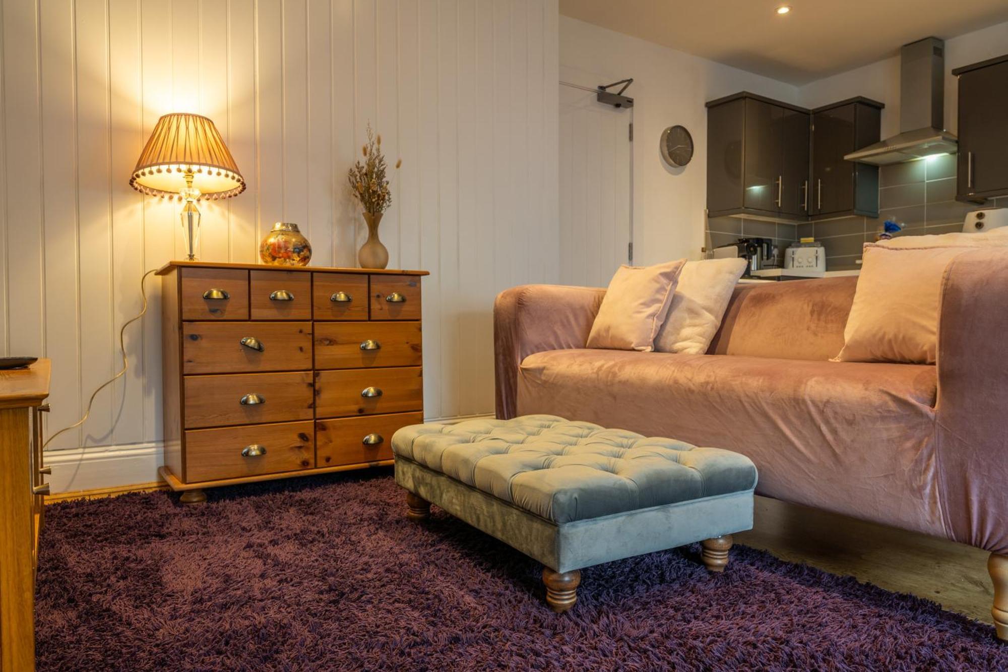 Cute 1 Bed Apartment 2 Mins From The Sea - Sleeps 4, Flat 8 The Gables, Church Street, Lyme Regis Kültér fotó