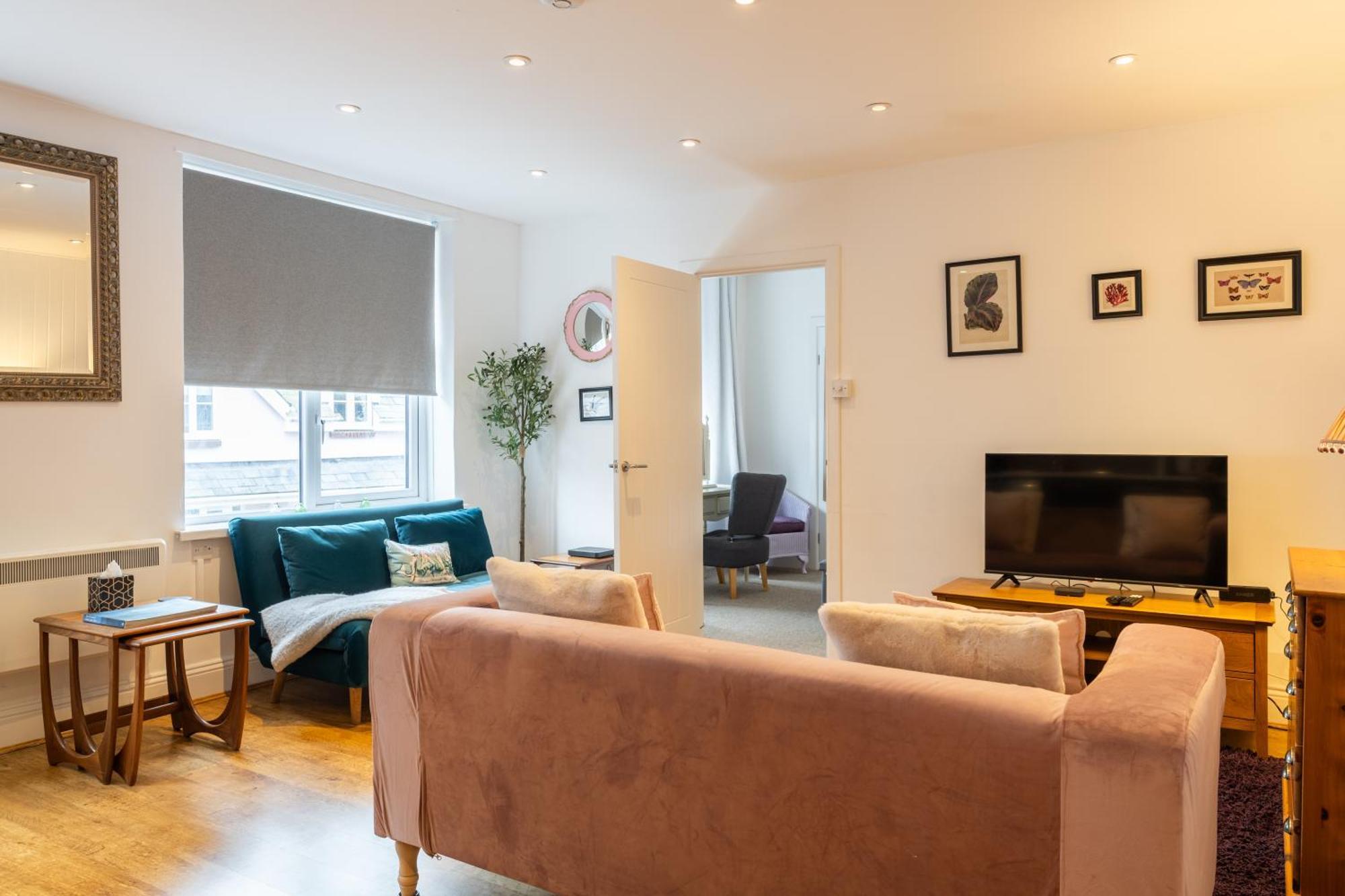 Cute 1 Bed Apartment 2 Mins From The Sea - Sleeps 4, Flat 8 The Gables, Church Street, Lyme Regis Kültér fotó